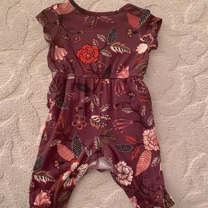 Old Navy Romper 3-6 months